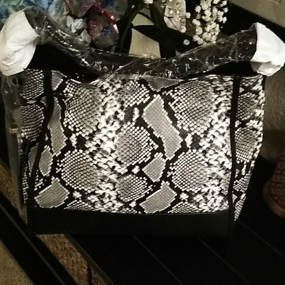 Black & White New very pretty purchased on Roamans